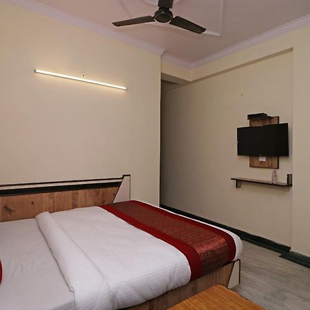 Oyo Hotel Silver Shine Near Gurudwara Shri Bangla Sahib Új-Delhi Kültér fotó